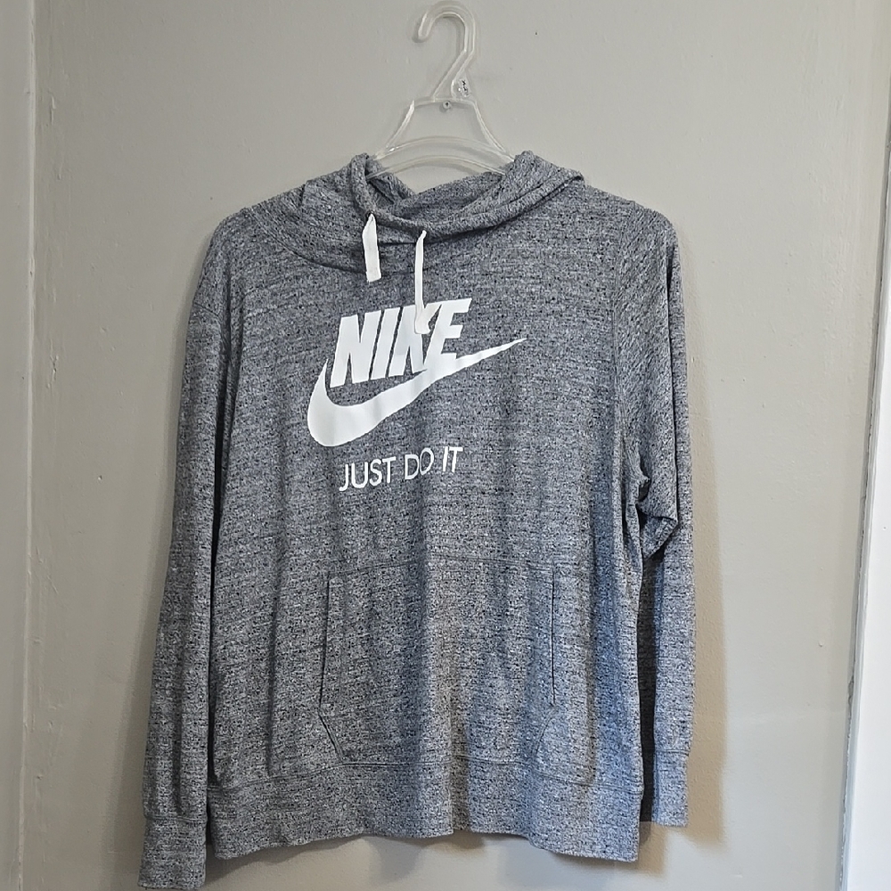 Nike Heather Gray Pullover Long Sleeve Tshirt